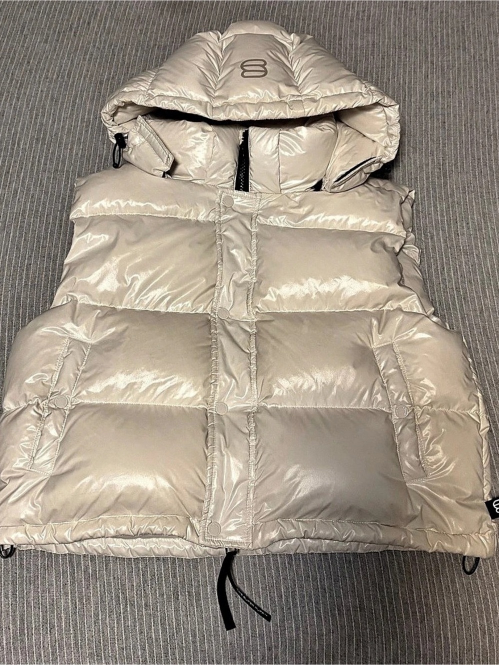 Aritzia The Super Puff Vest - Hi-Gloss Hooded Puffer Vest in White